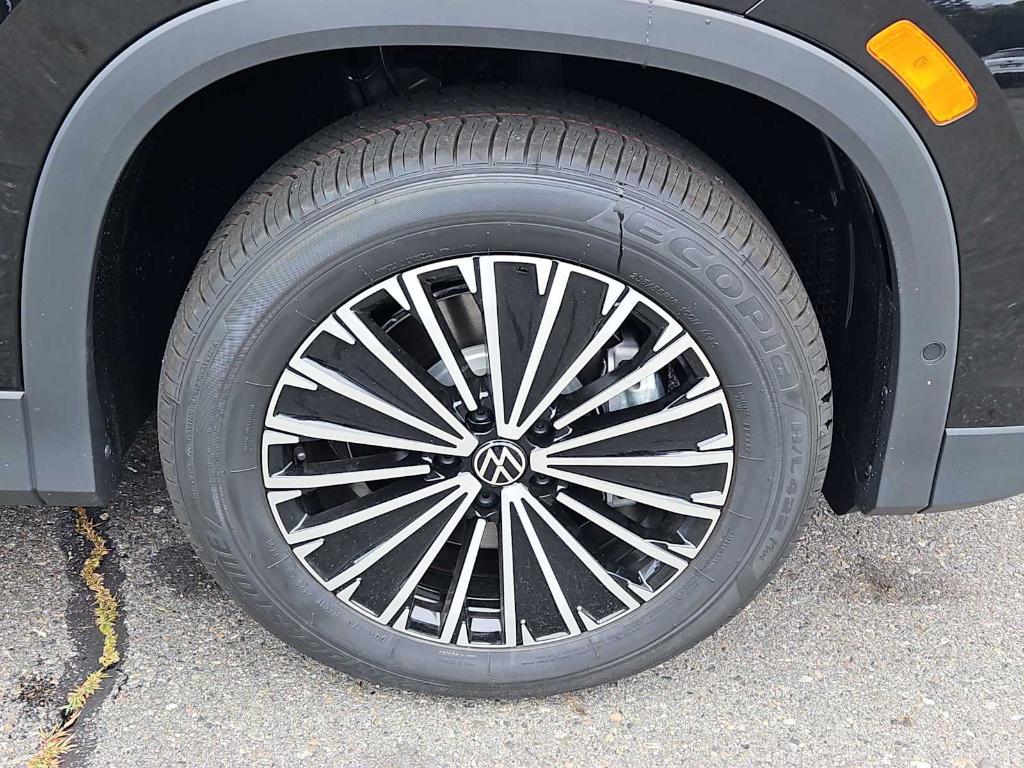 new 2025 Volkswagen Tiguan car, priced at $31,545