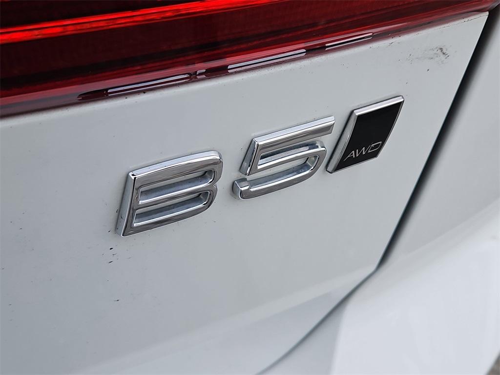 used 2022 Volvo XC60 car, priced at $27,299