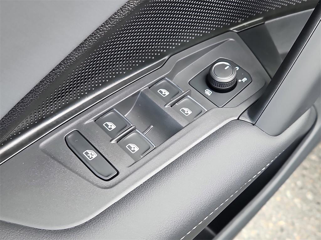 new 2025 Volkswagen Tiguan car, priced at $35,498