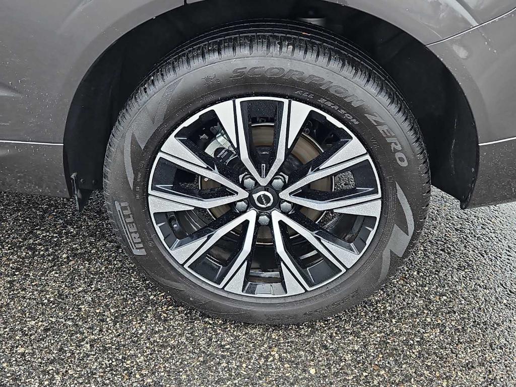 used 2023 Volvo XC60 car, priced at $34,787