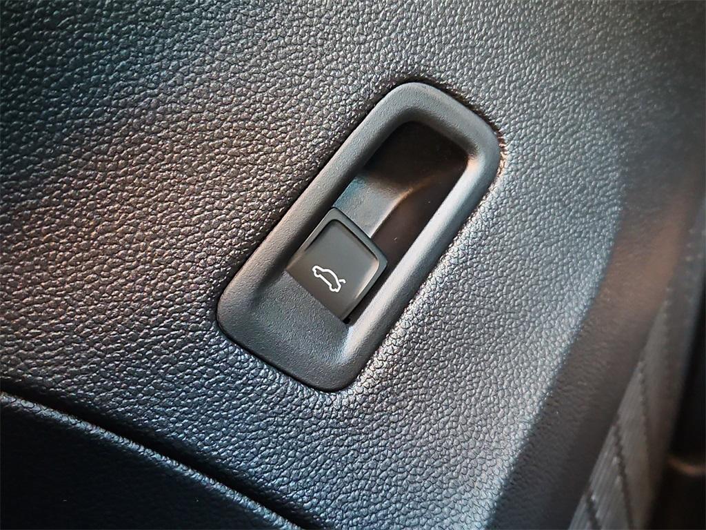 new 2026 Volkswagen Atlas Cross Sport car, priced at $54,324