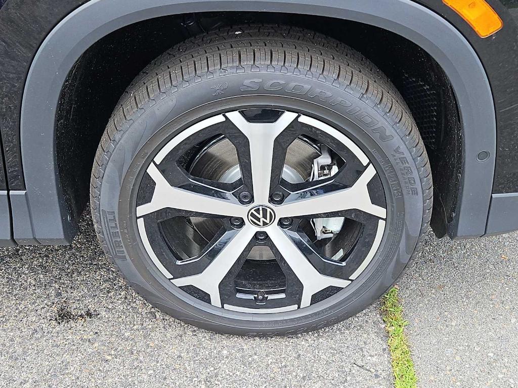 new 2026 Volkswagen Tiguan car, priced at $33,968