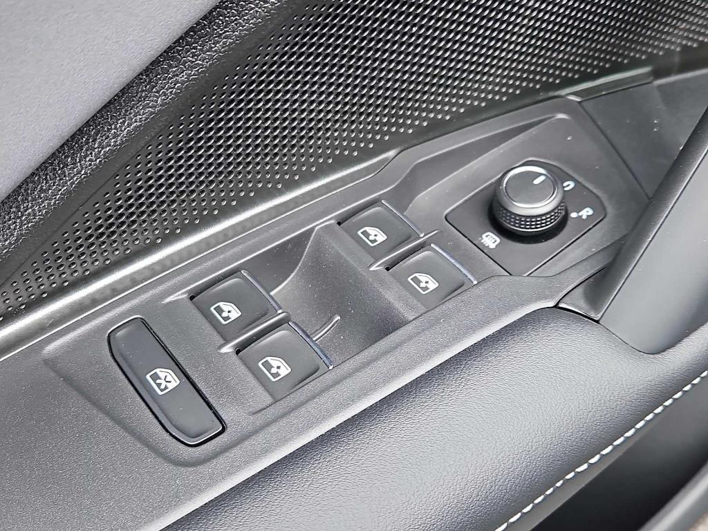 new 2026 Volkswagen Tiguan car, priced at $33,968