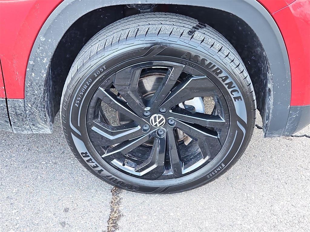 used 2022 Volkswagen Atlas car, priced at $25,999