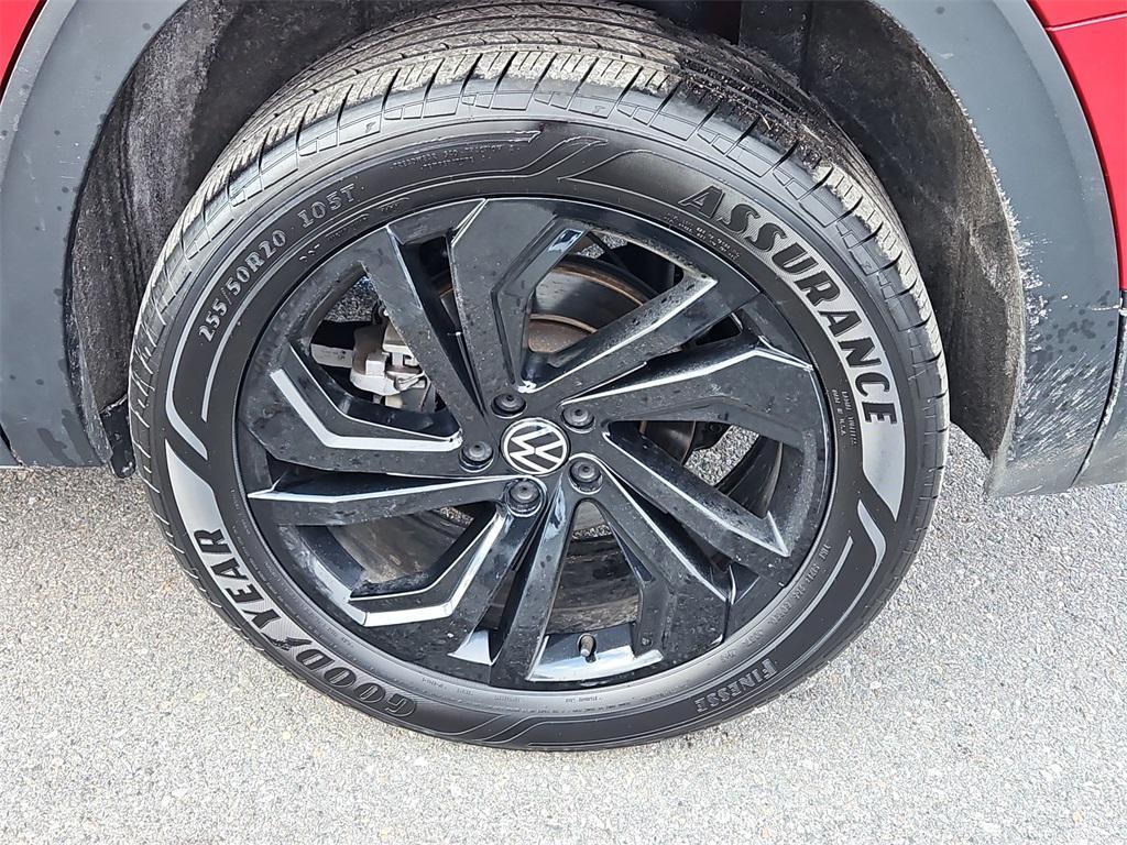 used 2022 Volkswagen Atlas car, priced at $25,999