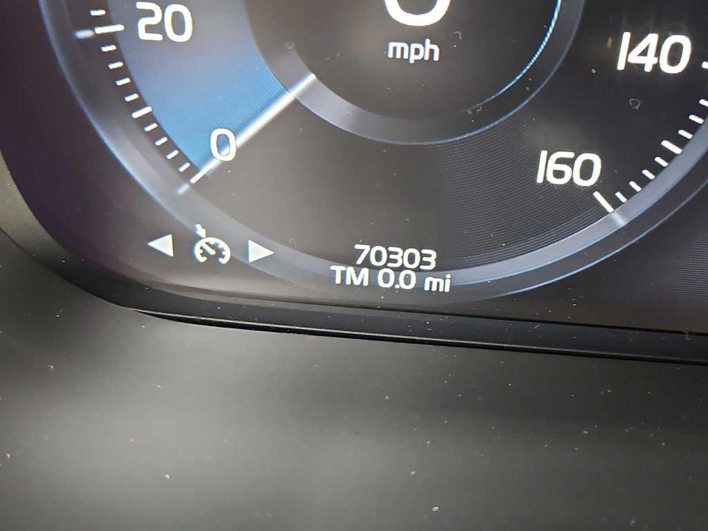 used 2021 Volvo XC60 car, priced at $24,299