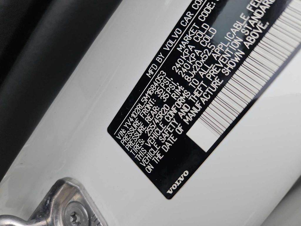 used 2021 Volvo XC60 car, priced at $24,299