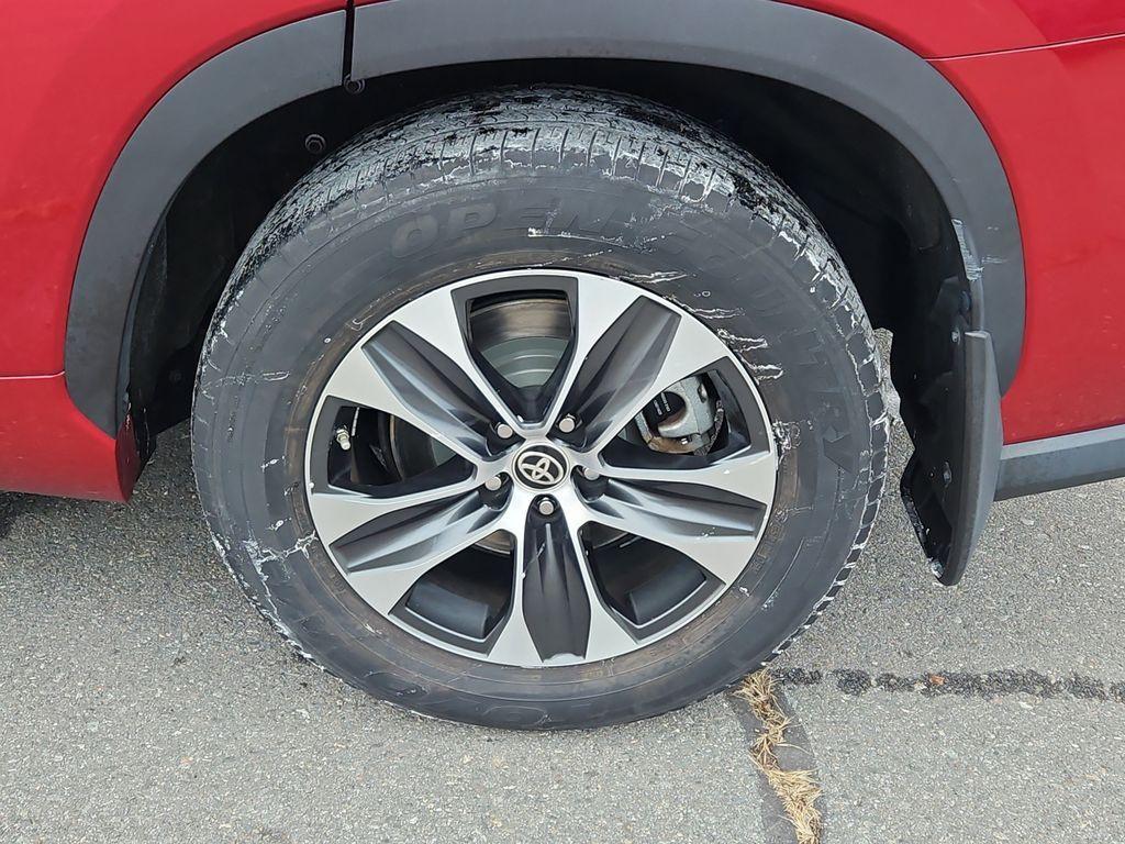 used 2020 Toyota Highlander car, priced at $29,999