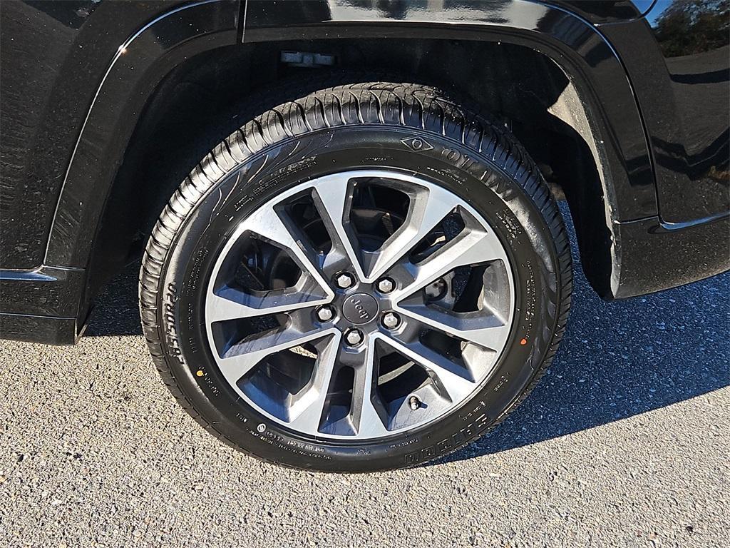 used 2022 Jeep Grand Cherokee car, priced at $33,799