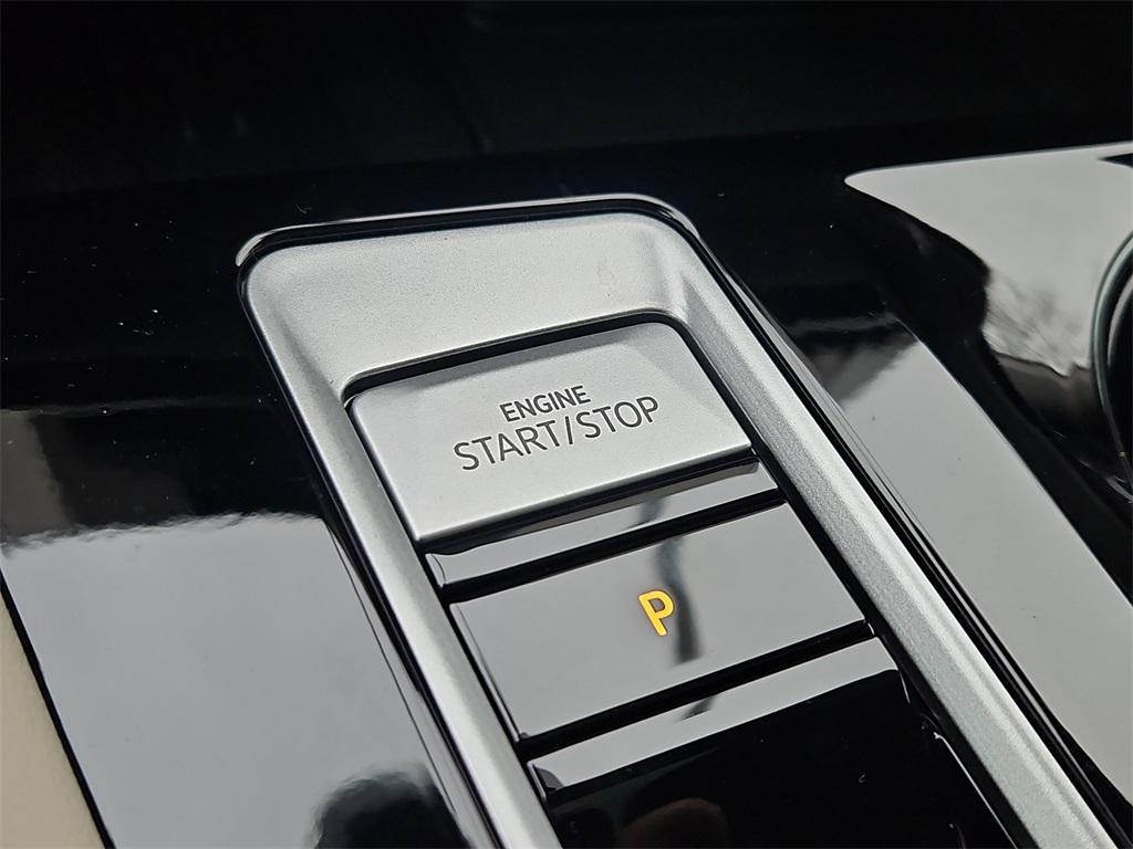 new 2025 Volkswagen Atlas car, priced at $49,156