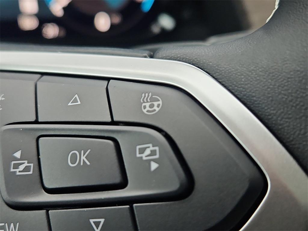 new 2025 Volkswagen Atlas car, priced at $49,156