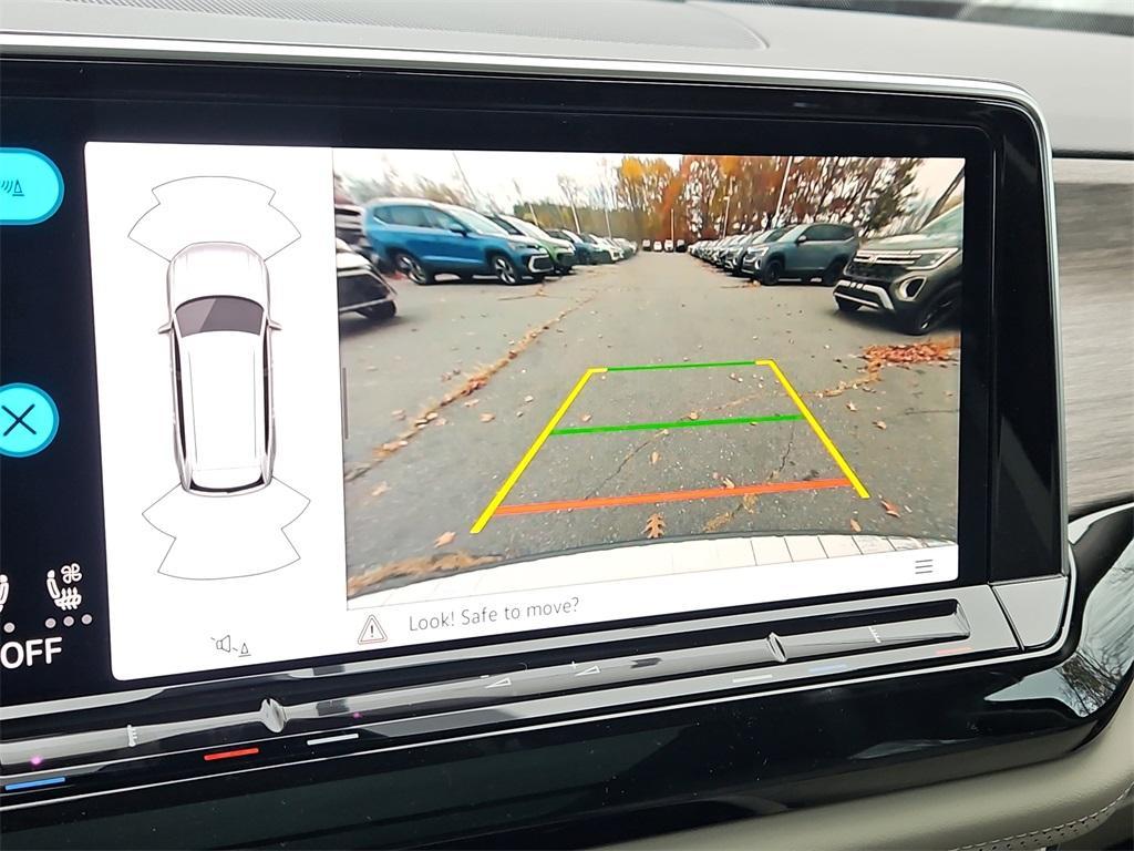 new 2025 Volkswagen Atlas car, priced at $49,156