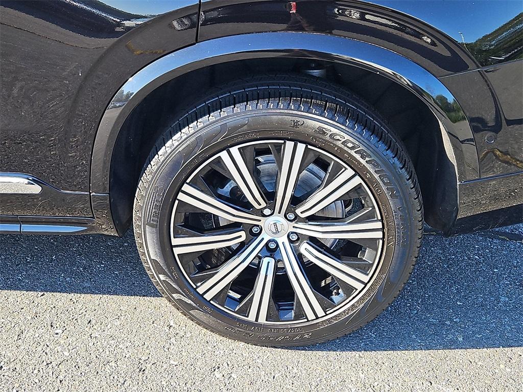 used 2022 Volvo XC90 car, priced at $36,999