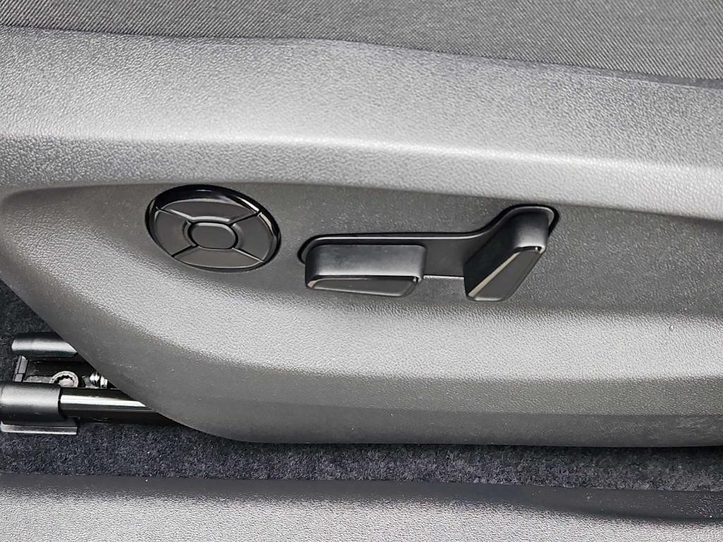used 2025 Volkswagen Tiguan car, priced at $32,999