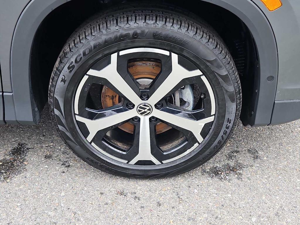 used 2025 Volkswagen Tiguan car, priced at $32,999