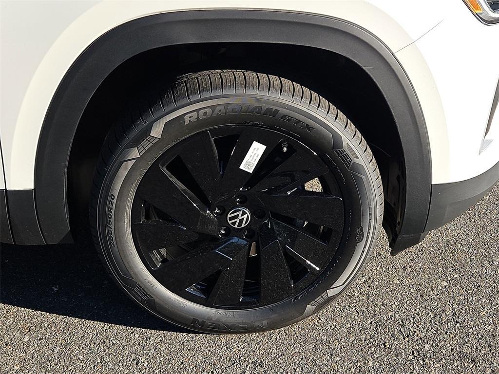 new 2026 Volkswagen Atlas car, priced at $47,427