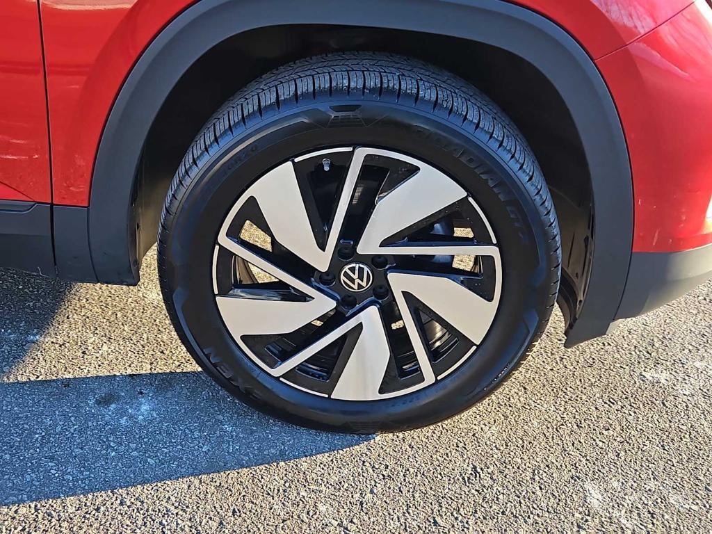 used 2025 Volkswagen Atlas car, priced at $35,999