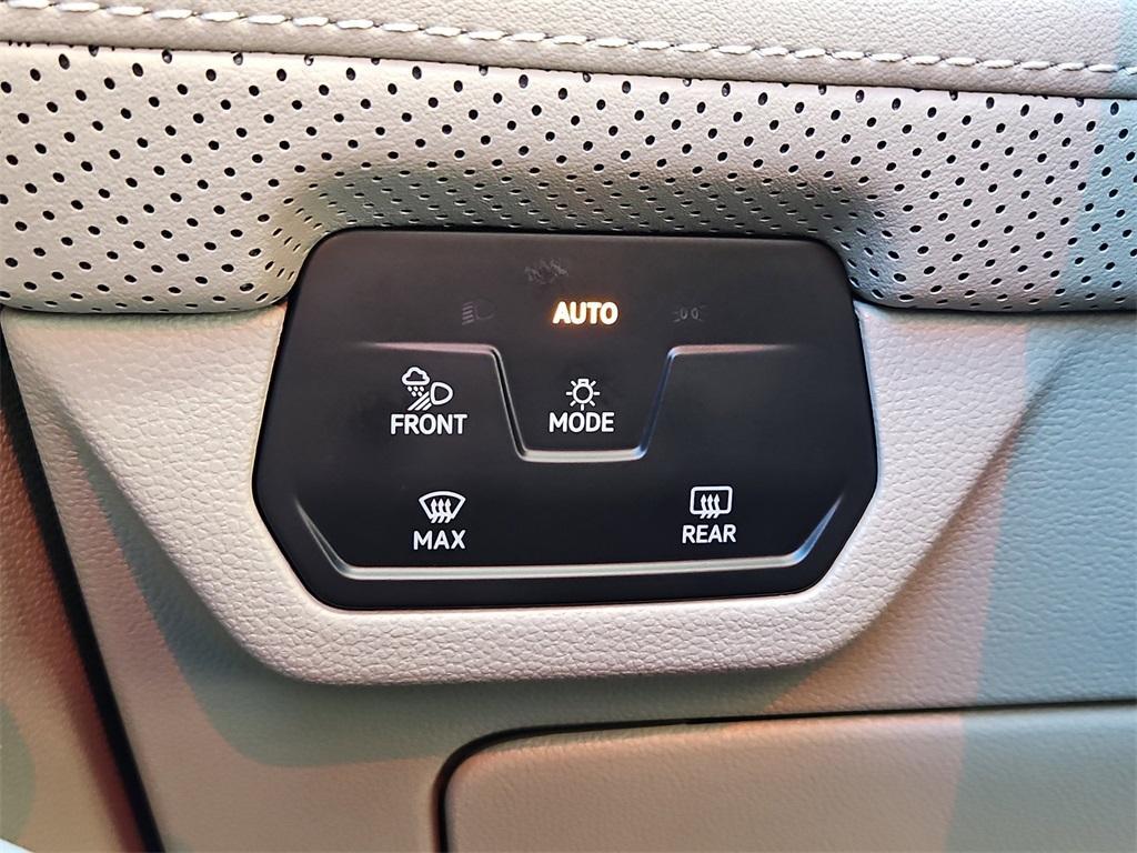 used 2025 Volkswagen Atlas car, priced at $36,999