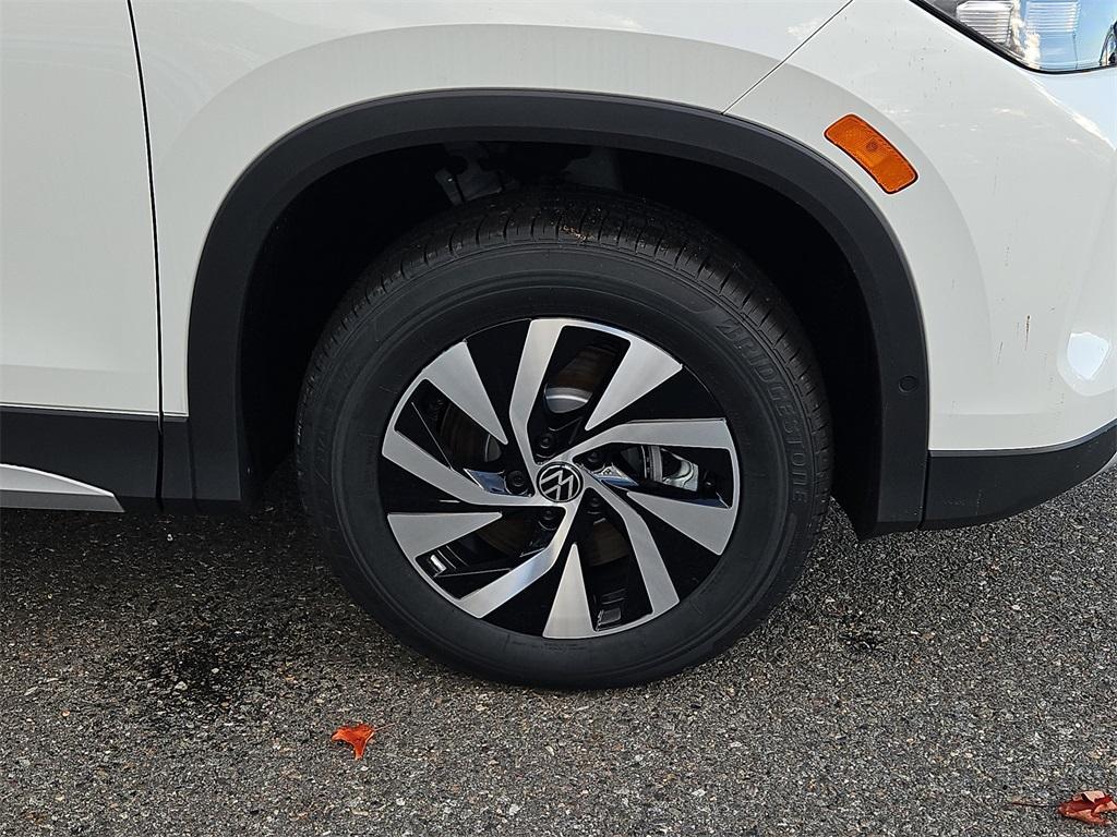 new 2025 Volkswagen Tiguan car, priced at $32,913