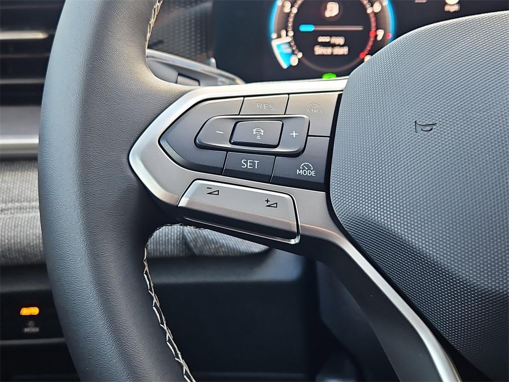 new 2025 Volkswagen Tiguan car, priced at $32,913