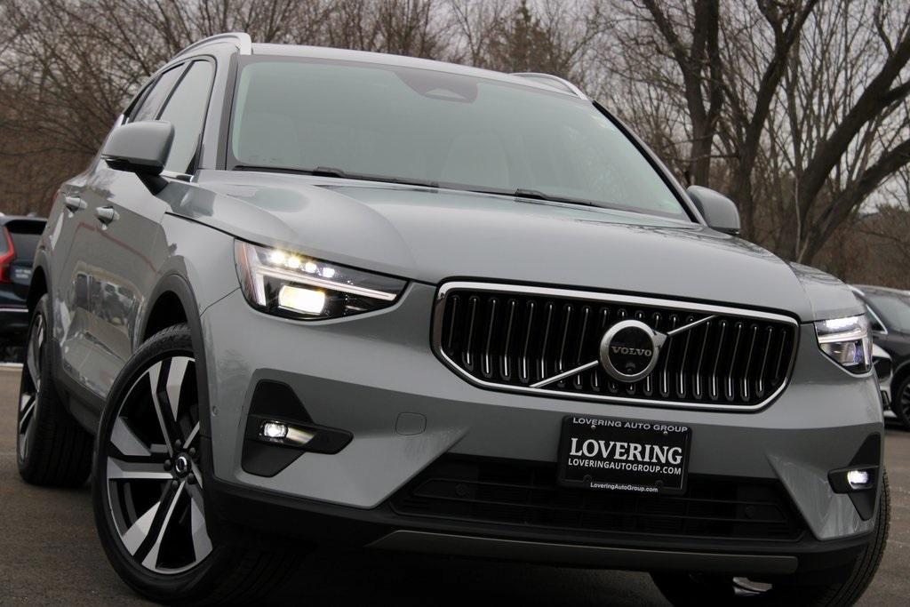 used 2025 Volvo XC40 car, priced at $36,498