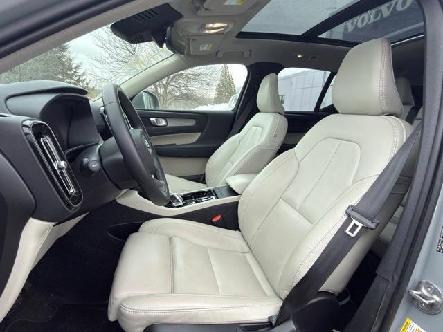 used 2025 Volvo XC40 car, priced at $36,498
