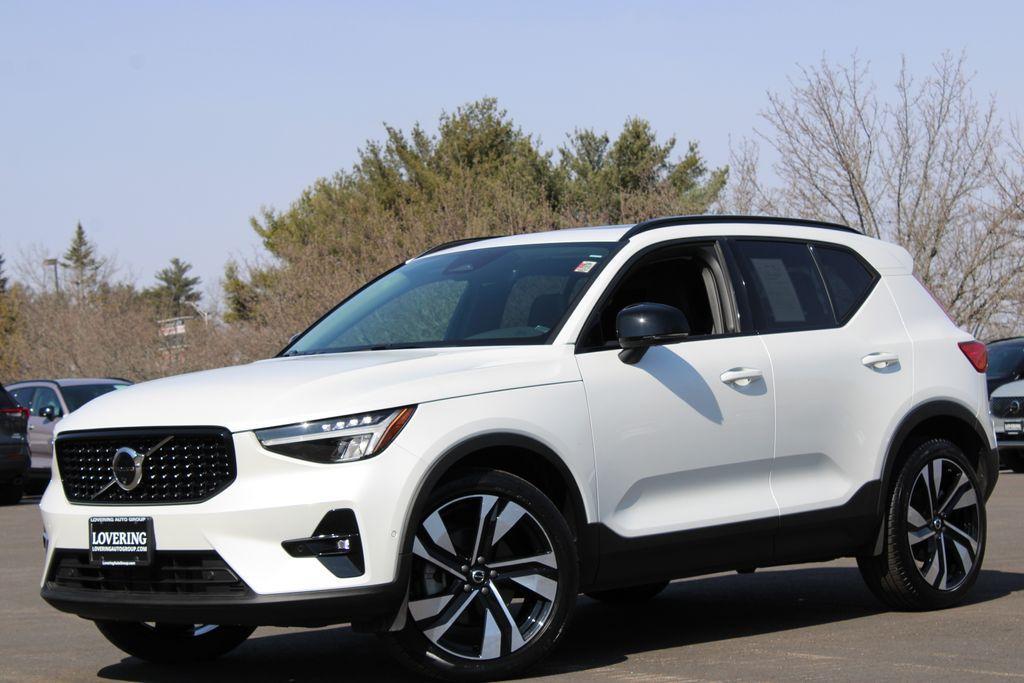used 2025 Volvo XC40 car, priced at $35,498