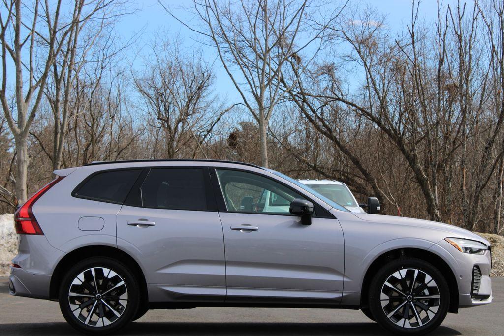 new 2026 Volvo XC60 car, priced at $58,105