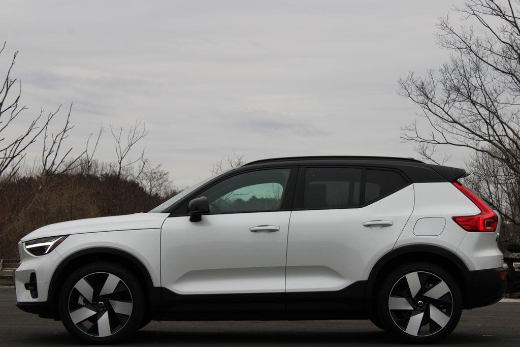 used 2024 Volvo XC40 Recharge Pure Electric car, priced at $38,498