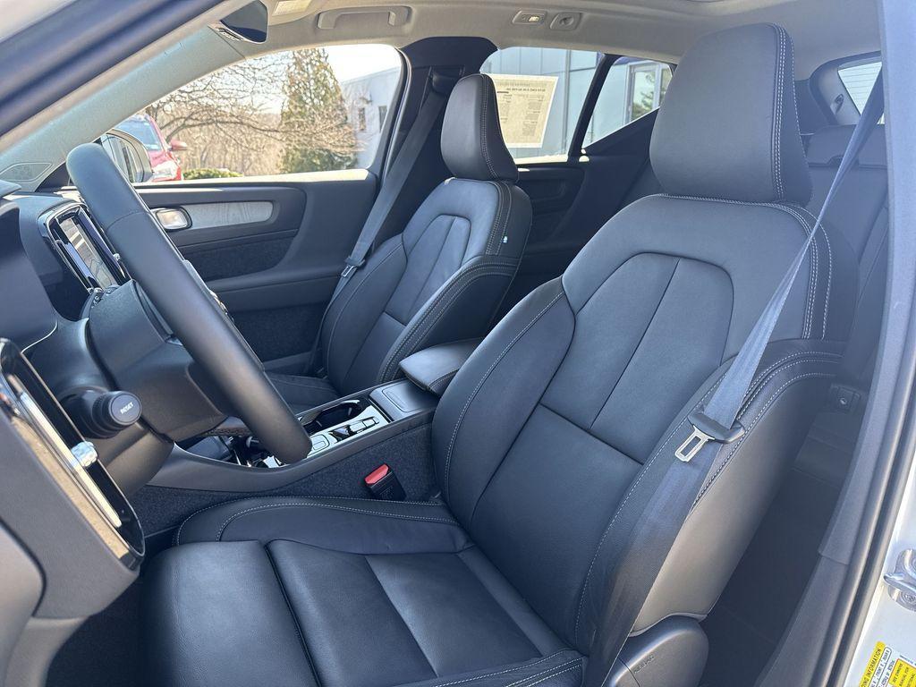 used 2023 Volvo XC40 car, priced at $33,649