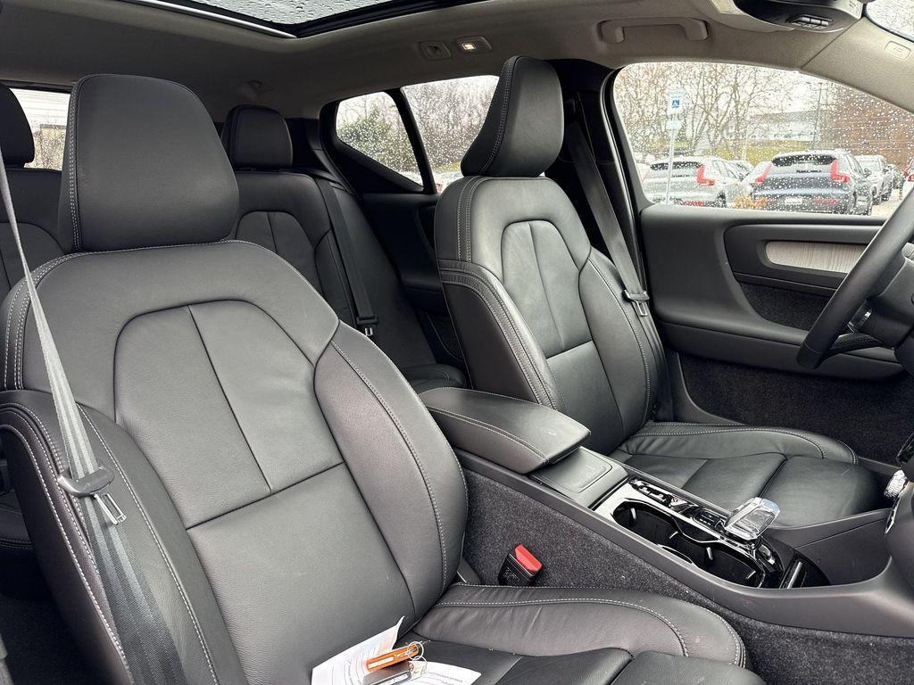 used 2023 Volvo XC40 car, priced at $33,649