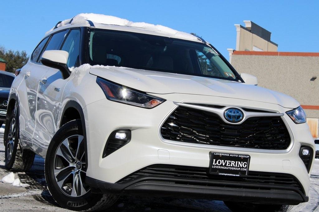 used 2021 Toyota Highlander Hybrid car, priced at $32,988
