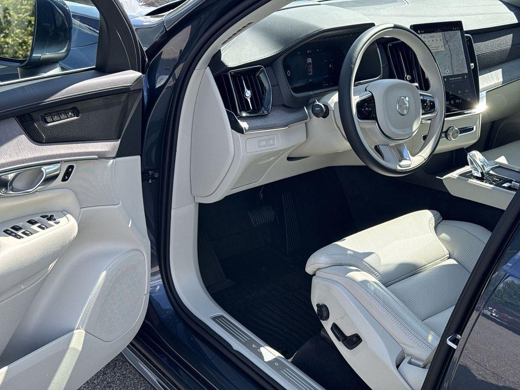 new 2026 Volvo XC90 Plug-In Hybrid car, priced at $85,625