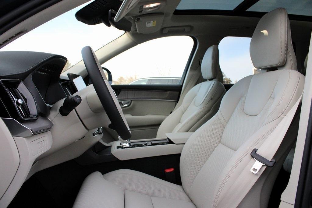 new 2026 Volvo XC90 Plug-In Hybrid car, priced at $85,625