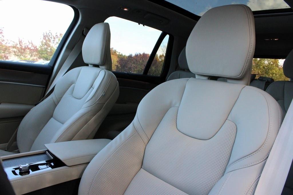 new 2026 Volvo XC90 car, priced at $75,155
