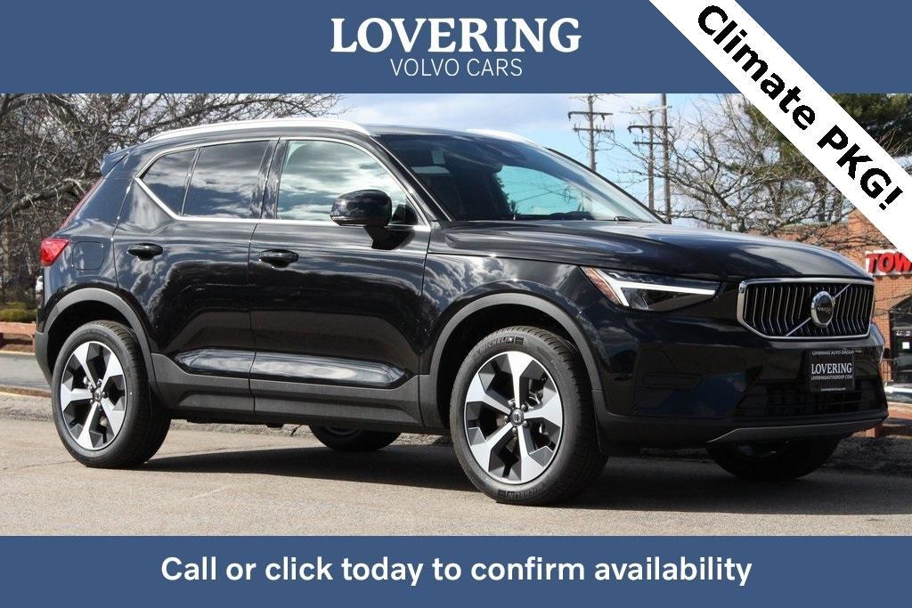 new 2025 Volvo XC40 car, priced at $46,035