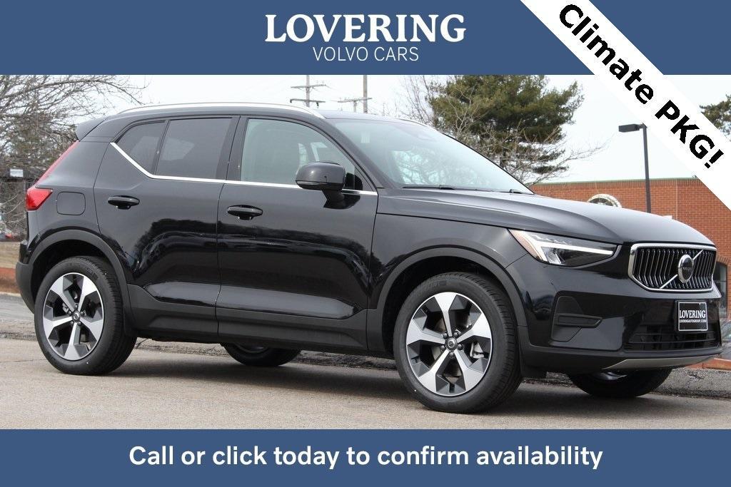 new 2025 Volvo XC40 car, priced at $46,035