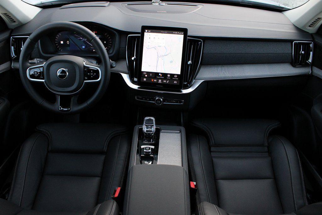 new 2026 Volvo XC90 car, priced at $75,155