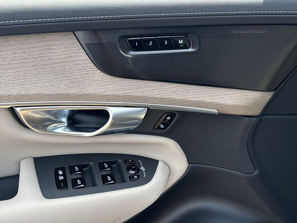 new 2026 Volvo XC90 car, priced at $71,825