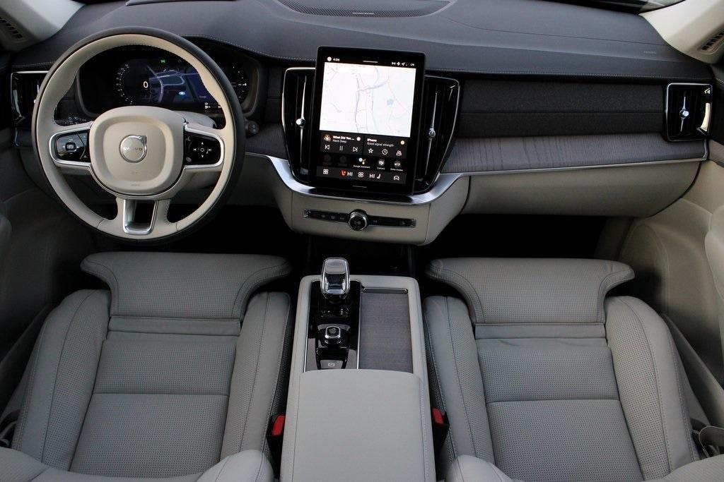 new 2026 Volvo XC90 Plug-In Hybrid car, priced at $85,745