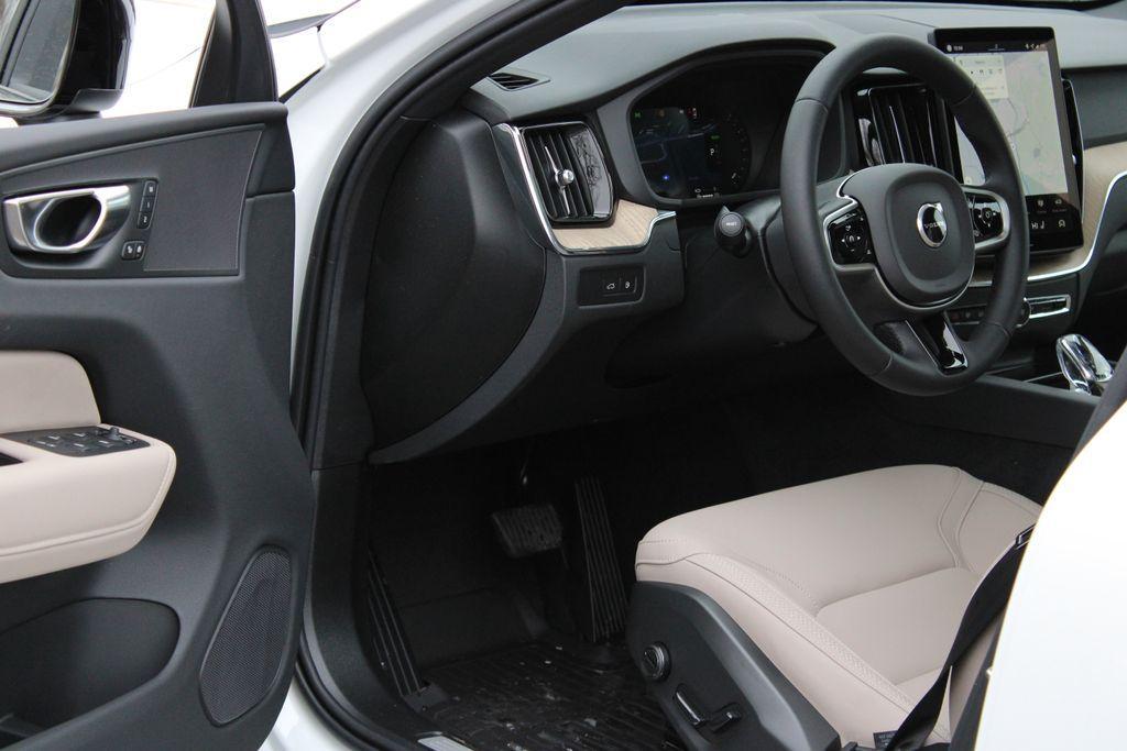 new 2026 Volvo XC60 Plug-In Hybrid car, priced at $69,285