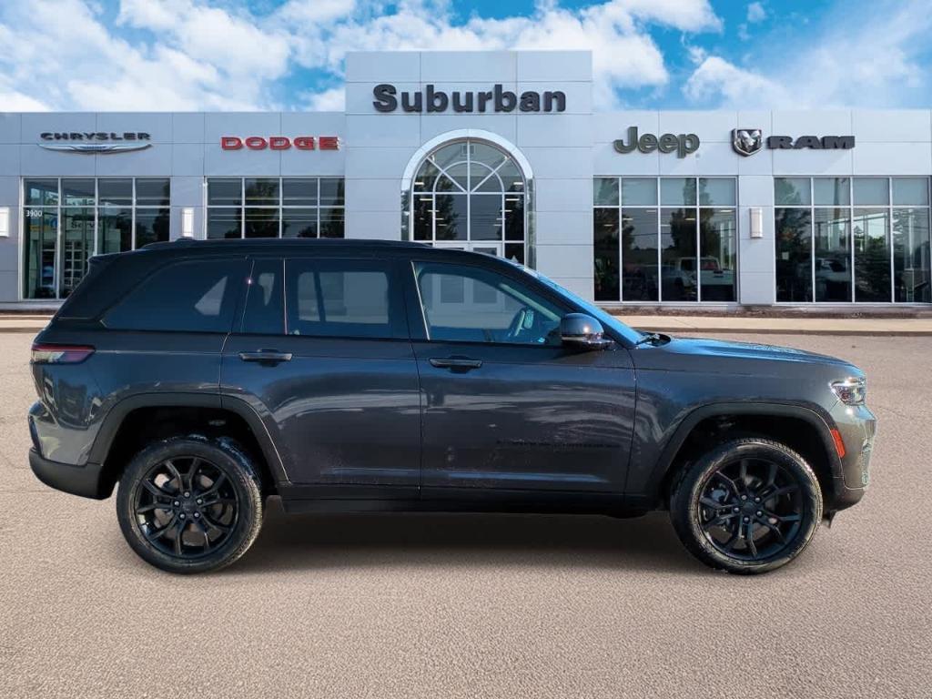 new 2025 Jeep Grand Cherokee car, priced at $44,308