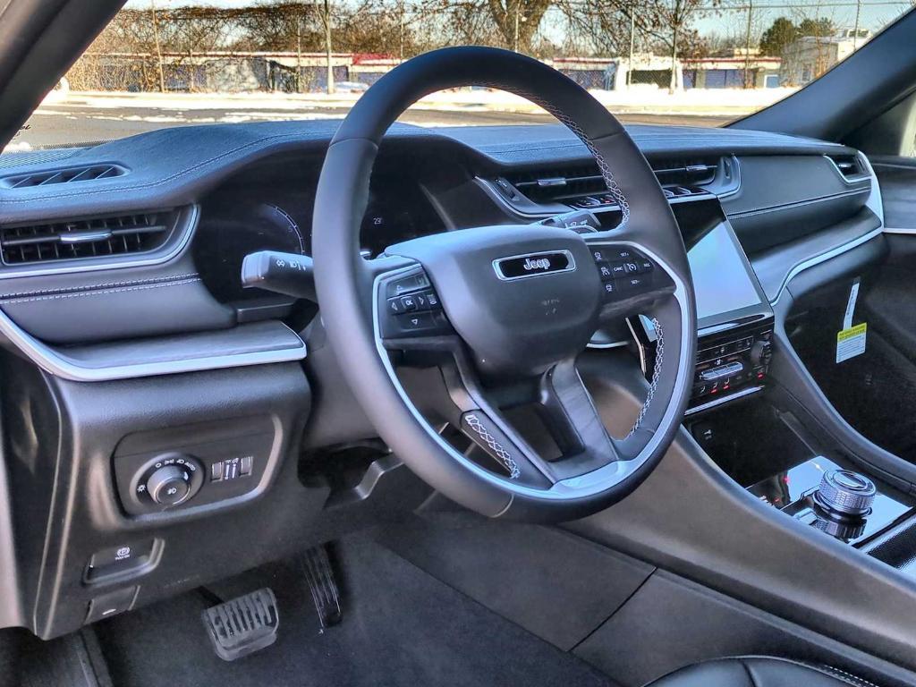 new 2025 Jeep Grand Cherokee car, priced at $44,308