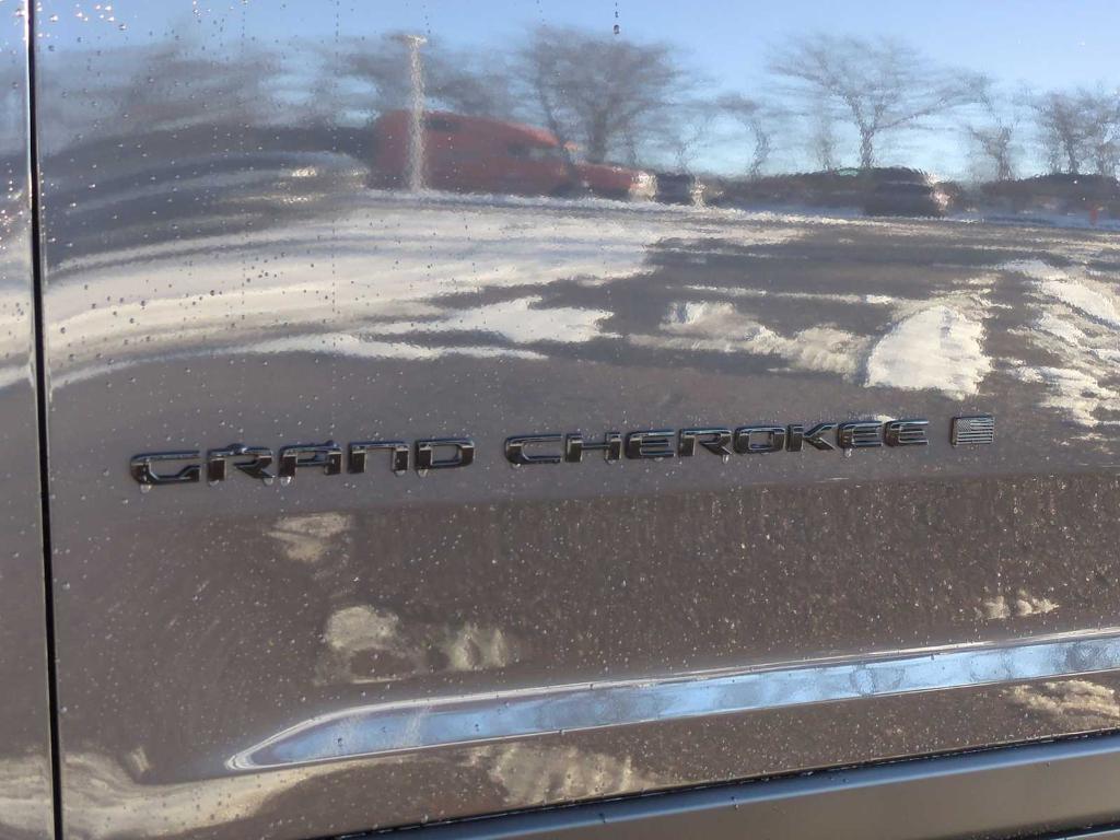 new 2025 Jeep Grand Cherokee car, priced at $44,308