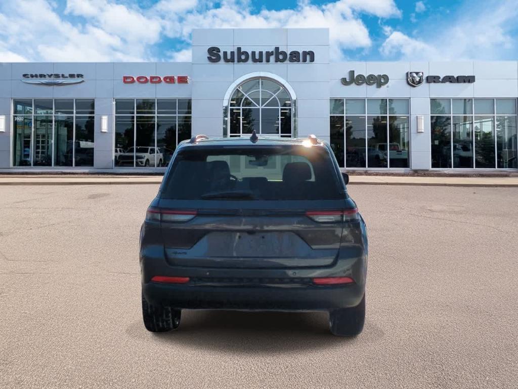 new 2025 Jeep Grand Cherokee car, priced at $44,308