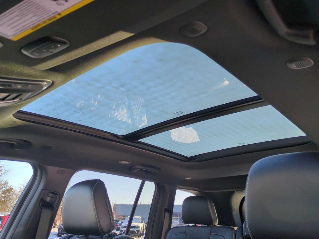 new 2025 Jeep Grand Cherokee car, priced at $44,308