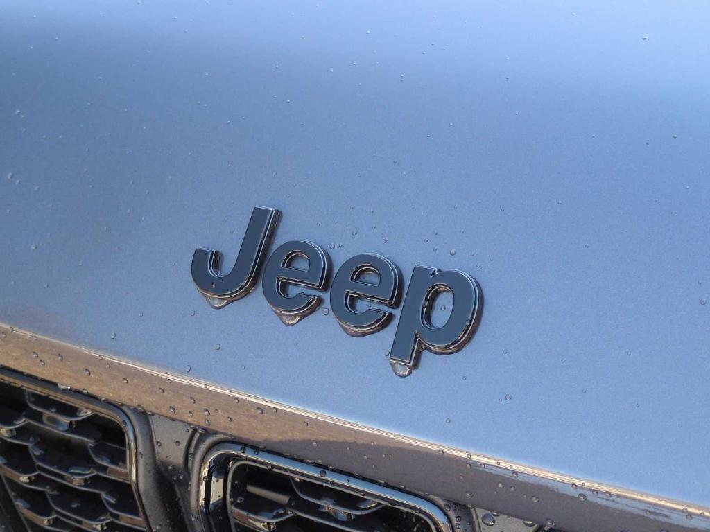 new 2025 Jeep Grand Cherokee car, priced at $44,308