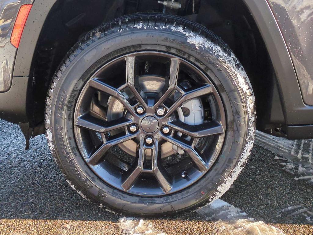 new 2025 Jeep Grand Cherokee car, priced at $44,308