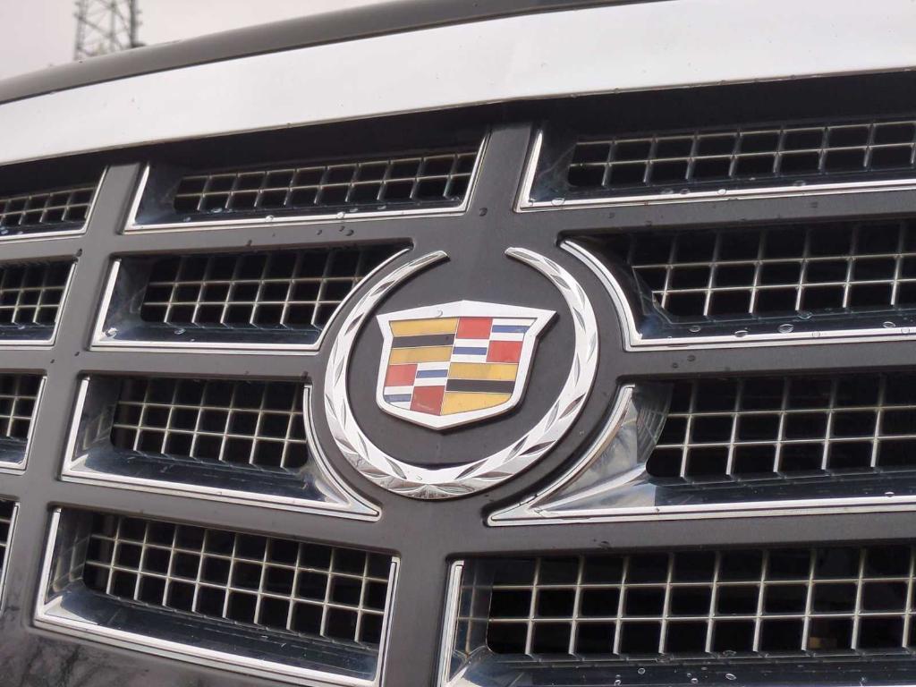 used 2013 Cadillac Escalade ESV car, priced at $9,579