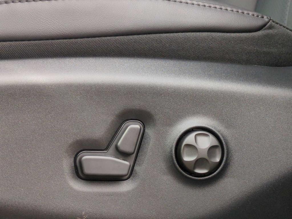 new 2026 Chrysler Pacifica car, priced at $42,426